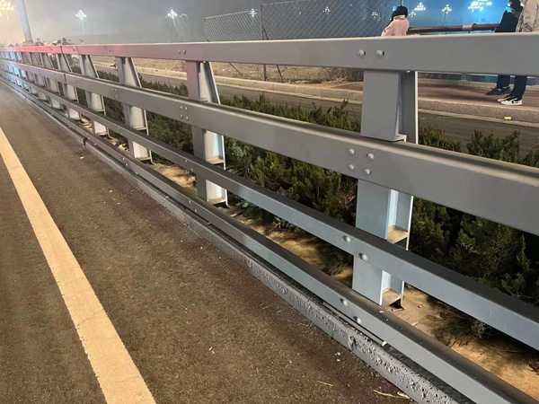 桥梁护栏