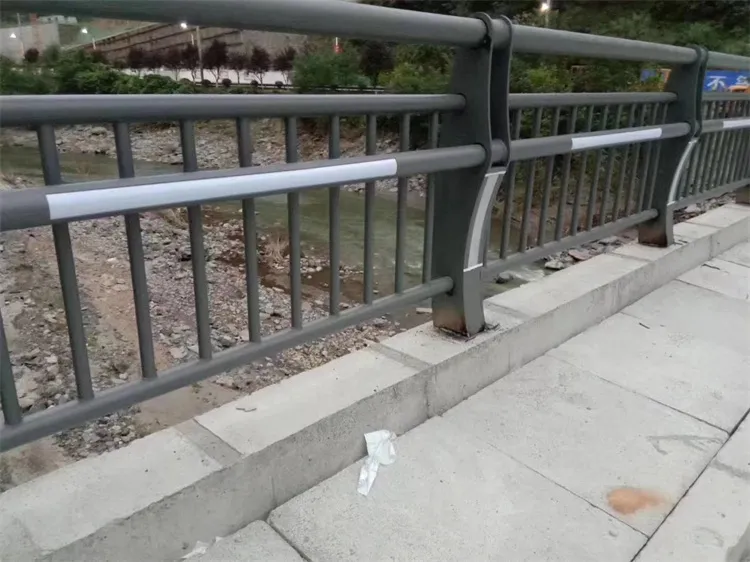 国内人行道栏杆市场步入传统淡季