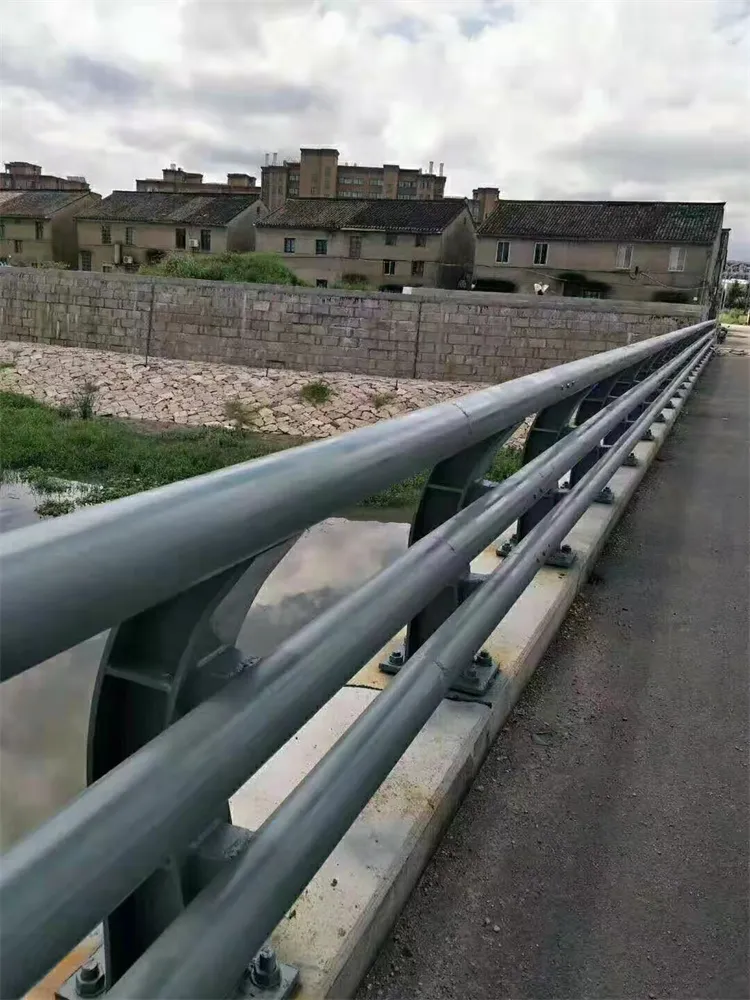 国内灯光护栏供应的收缩预期仍存